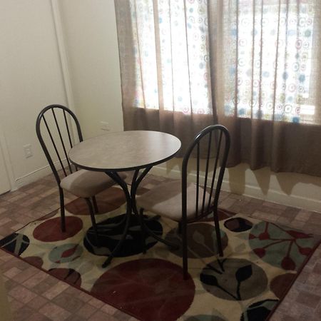 Studio, One And Two Bedroom Apartments - Bronx نيو يورك الغرفة الصورة