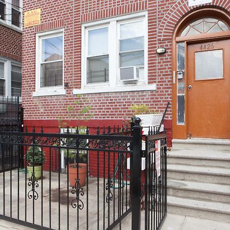 Studio, One And Two Bedroom Apartments - Bronx نيو يورك المظهر الخارجي الصورة