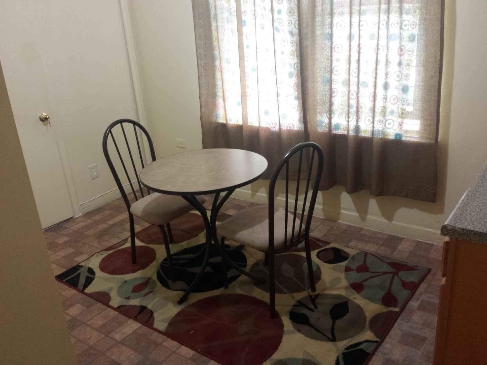 Studio, One And Two Bedroom Apartments - Bronx نيو يورك الغرفة الصورة