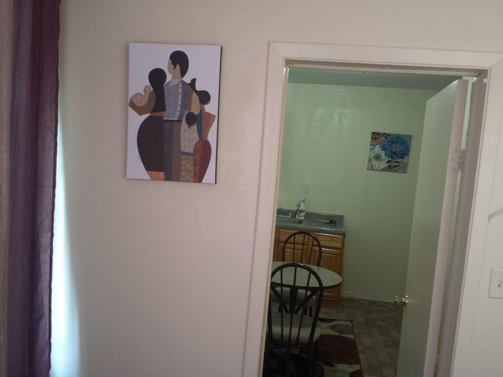 Studio, One And Two Bedroom Apartments - Bronx نيو يورك الغرفة الصورة
